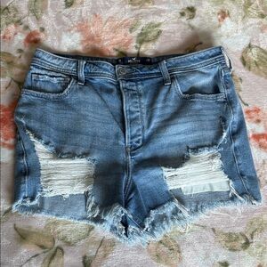 Hollister size 15 ultra high rise mom short 3”